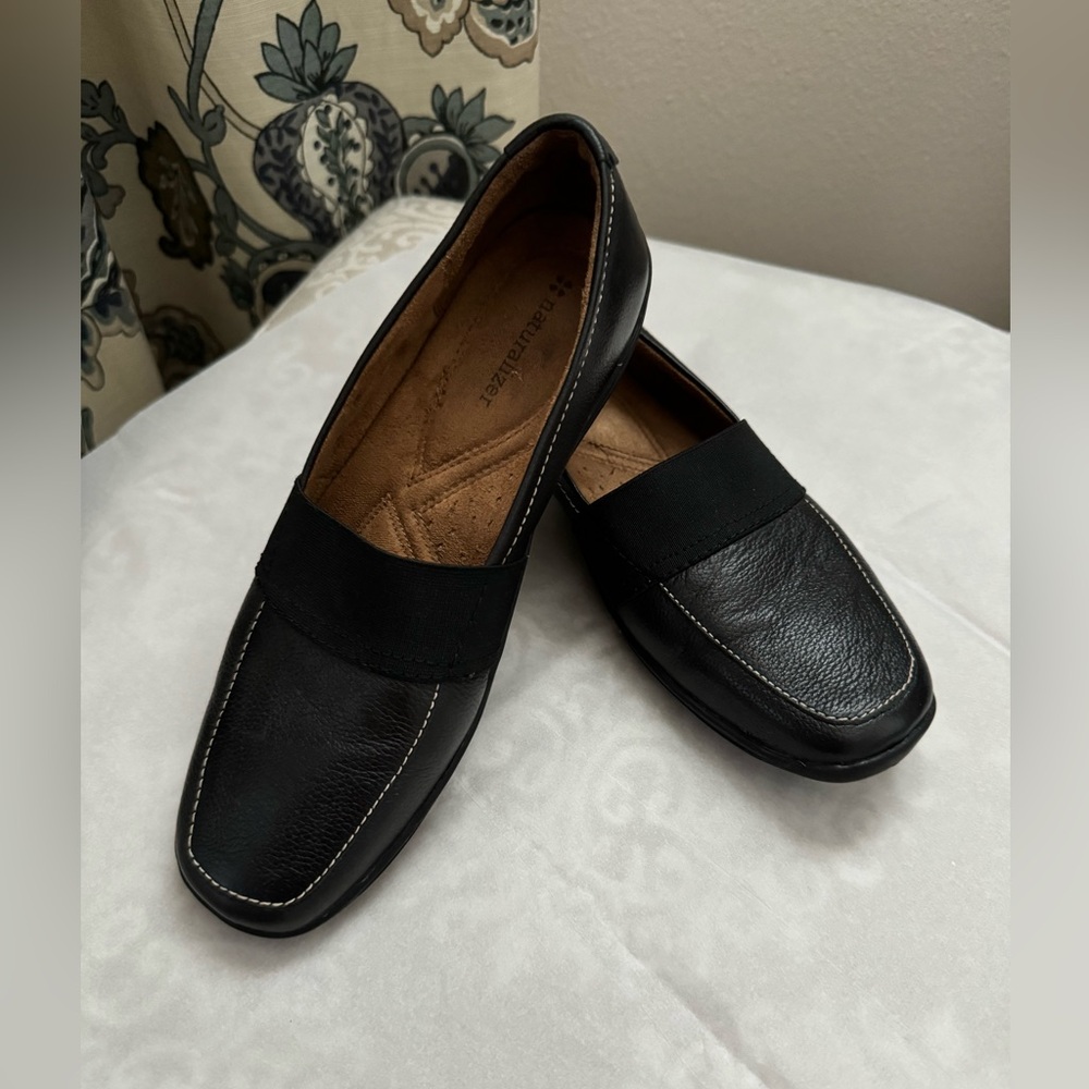 Naturalizer Black Slip On Loafers Size 7.5M